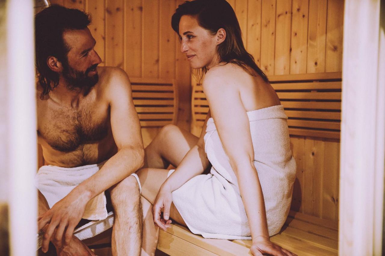ホテル Berghaus Sulzfluh ザンクト・アンテーニーン エクステリア 写真