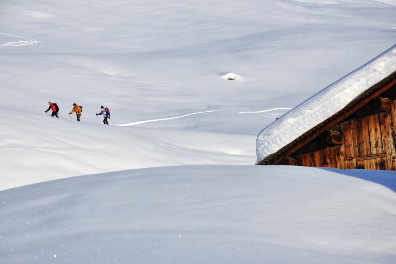 ホテル Berghaus Sulzfluh ザンクト・アンテーニーン エクステリア 写真
